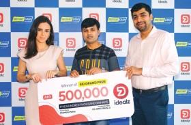 مقيم نيبالي يربح 500,000 درهم خلال حملة سحوبات اي ديلز وإنستانت كاش 