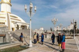 حشود في تركمانستان متجاهلة فيروس كورونا 