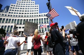 تظاهرات مطالبة بإعادة فتح كاليفورنيا 