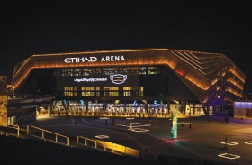 جزيرة ياس تضيء معالمها باللون الأصفر احتفاء بانطلاق إكسبو 2020 دبي