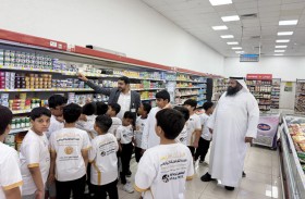 المفتش الصغير يعزز وعي الناشئة بأهمية سلامة الغذاء في بلدية الحمرية