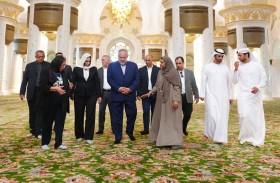 رئيس وزراء كوبا يزور جامع الشيخ زايد الكبير