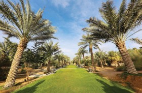 موظفو حديقة الحيوان بالعين يروون قصص إلهامهم في فيديو يعكس قيم العطاء والامتنان