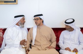 منصور بن زايد يعزي في وفاة محمد بن غدير المنصوري 