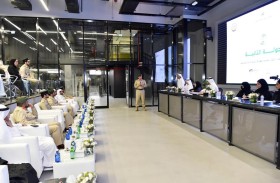 عبد الله المري يشهد فعاليات مبادرة «تحدي المناظرات الشرطية الأمنية»