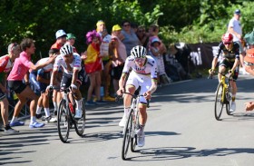 «الإمارات للدراجات» يفرض سيطرته في طواف فرنسا وبوجاتشار يستعيد القميص الأصفر