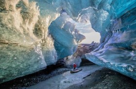 مفقودان وإصابات جراء انهيار كهف جليدي