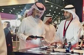 ولي عهد عجمان يزور جناح تسليح في معرض الصيد والفروسية    