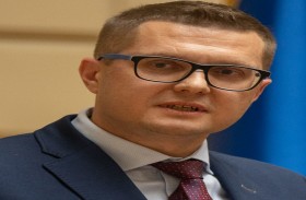  بوليتيكو: زيلينسكي ضحية خيانة أقرب أصدقائه