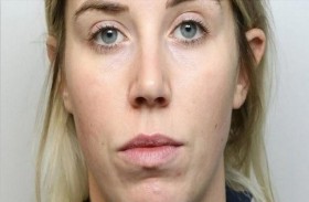 تكسب الآلاف من بيع الهواتف في السجن