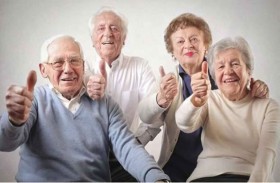 تجاوزت أعمارهم 100 عام.. 14 ألف معمر في إنجلترا وويلز