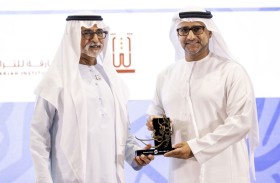 نهيان بن مبارك: رئيس الدولة يحرص على تهيئة المناخ الاجتماعي والاقتصادي والثقافي لتمكين أبناء وبنات الوطن