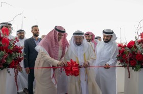 سلطان القاسمي يفتتح مكتبة جرير بمدينة الشارقة