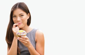 كم يستغرق السكر داخل الجسم بعد تناوله؟