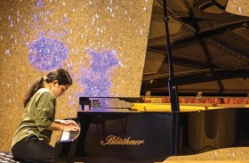 عازفة البيانو الرومانية ديانا إشيم تقدم عرضا متميزا في جناح بلدها في إكسبو 2020 ليلة رأس السنة