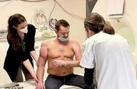 أول جراحة لزراعة كتفين وذراعين في العالم 