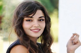 هاندا أرتشيل داخل حافلة عامة