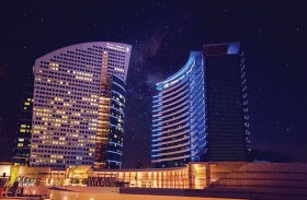 حملة (بالأزرق لأجلكم)... تكريما للعاملين في القطاع الصحي