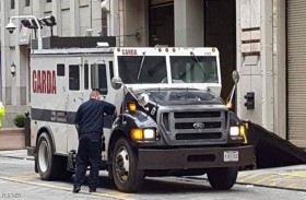 استغلوا خطأ غبيا.. وسرقوا 10 ملايين دولار