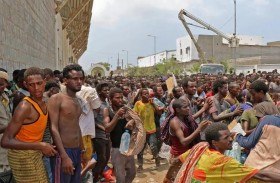 انتشال 25 جثة تعود لمهاجرين قبالة اليمن بعد غرق قارب 