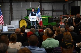  ديسانتس يقدّم نفسه كبديل جمهوري لترامب في أيوا 