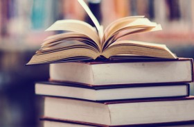 يعيد للمكتبة كتابا بعد 40 عاما