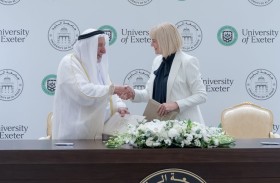حاكم الشارقة يوقع اتفاقية تعاون بين جامعة الذيد وجامعة إكستر البريطانية