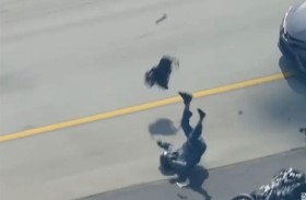 مطاردة جنونية على دراجة نارية