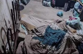 حبس أفراد عائلته 17 عاما