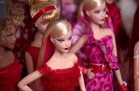 باربي ينعش سوق هواة جمع الدمى 