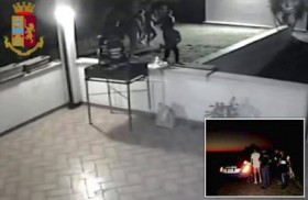 اعتداء جماعي على قاصرتين.. والكاميرات تضبط المجرمين