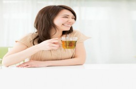 دلل نفسك بكوب شاي عشبي بارد ـ وصفة منزلية سهلة