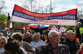 آلاف يحتشدون في مظاهرة مؤيدة للحكومة في صربيا 