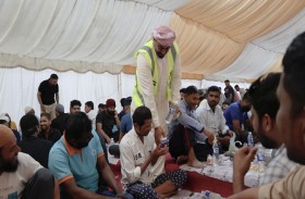 «الشارقة الخيرية» توزع نحو نصف مليون وجبة إفطار في النصف الأول من رمضان