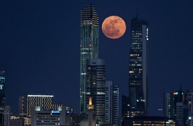 الكويت توقع عقودا بقيمة مليار دينار لتنفيذ مشروع محطة توليد طاقة