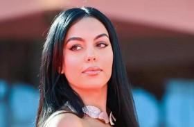 جورجينا رودريغز تمتلك ذقناً مزدوجة