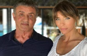 جينيفر فلافين  تطلب الطلاق من سيلفستر ستالون 