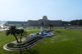 استشاري الشارقة يناقش  سياسة هيئة مطار الشارقة الدولي