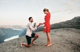 عرض الزواج المزيف.. ترند تيك توك يغضب الفتيات