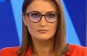 على الهواء مباشرة.. وزير يغط في النوم 