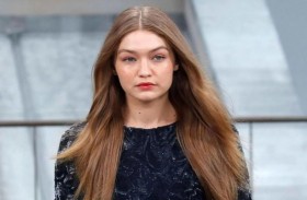 جيجي حديد توجّه رسالة لزين مالك