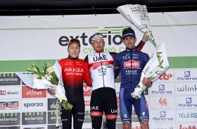 «الإمارات للدراجات» يتوج بالمركز الأول في سباق لوسامين في بلجيكا