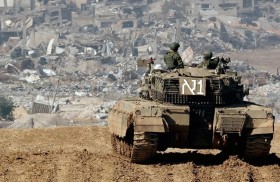 فايننشال تايمز: نتانياهو أصبح عبئاً على إسرائيل