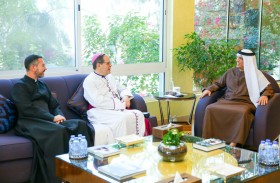 حاكم رأس الخيمة يستقبل رئيس أساقفة الكنيسة الأسقفية في القدس والشرق الأوسط