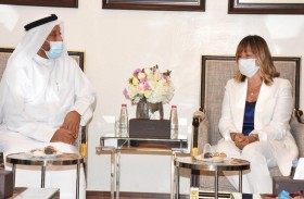  غرفة الشارقة تبحث مع رئيسة إقليم أومبريا الإيطالي تعزيز العلاقات الاقتصادية والأكاديمية وتكنولوجيا المعلومات