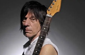 وفاة العازف الشهير جيف بيك