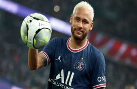 نيمار يدعم بولسونارو لرئاسة البرازيل 