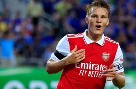 أرتيتا ينتقد دعوات تجريد أوديغارد من شارة قيادة أرسنال 