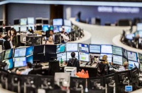 انخفاض أسهم أوروبا مع إخفاق اتفاق تحفيز قياسي في منع القلق بشأن كورونا 