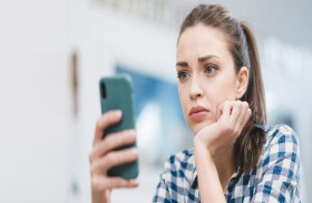 كيف نحمي أعيننا من الإجهاد الناجم عن استخدام الهواتف؟